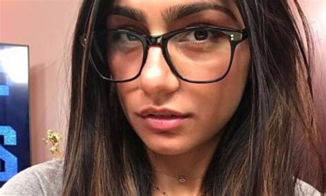 mia khalifa brille|Mia Khalifa Auctions Off Famous Glasses For Charity For .